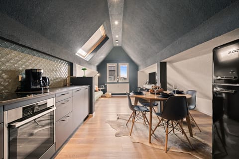 Kitchen or kitchenette, Dining area, kitchen
