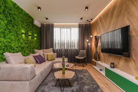 TV and multimedia, Living room, Seating area, Evening entertainment