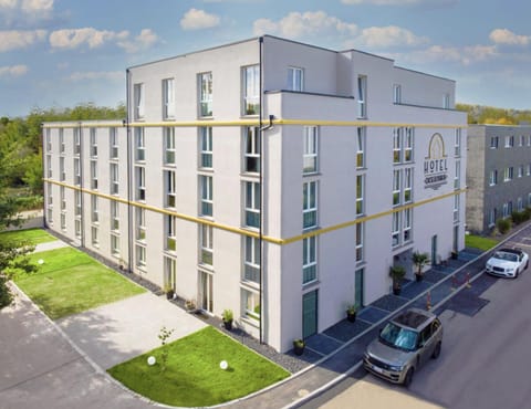 Property building, Facade/entrance, Day, Street view, Location, Parking