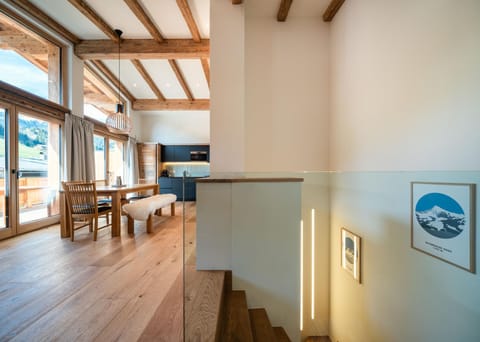 Kitchen or kitchenette, Seating area, Dining area