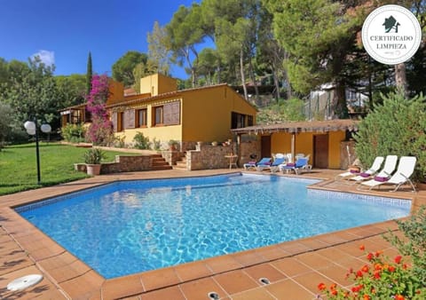 Property building, Swimming pool, Swimming pool