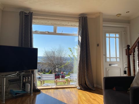 Dumbarton With A View Apartment in Scotland