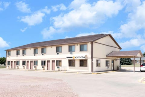Property building, Day, On site, Time of day