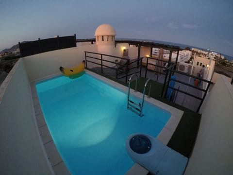 Swimming pool, Swimming pool