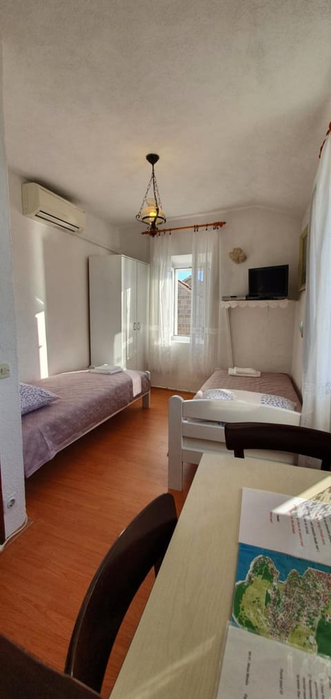 Apartments - 3 A beautiful apartment with a sea view Apartment in Hvar