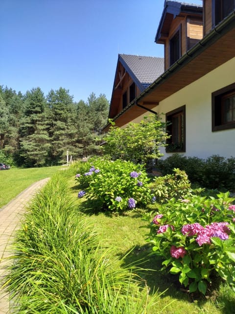 Property building, Spring, Day, Garden, Garden view