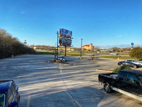 Lone Star Inn Hotel in Decatur