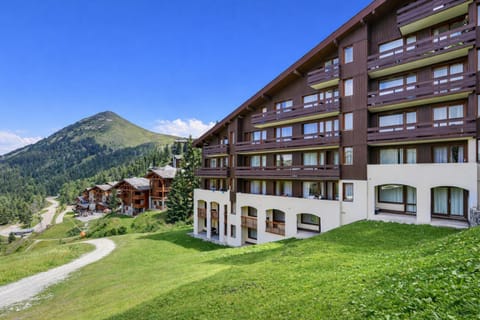 Property building, Nearby landmark, Spring, Day, Natural landscape, Mountain view