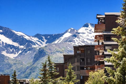 Property building, Nearby landmark, Spring, Day, Natural landscape, Mountain view