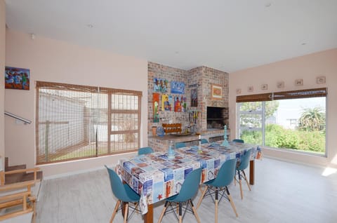 BBQ facilities, Dining area