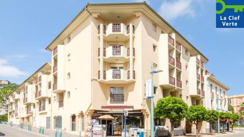 Property building, Day, Neighbourhood, City view, Street view, Location