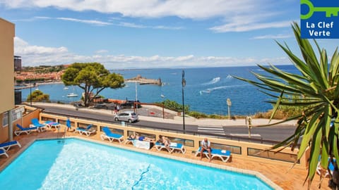Day, Natural landscape, Pool view, Sea view, Swimming pool, sunbed