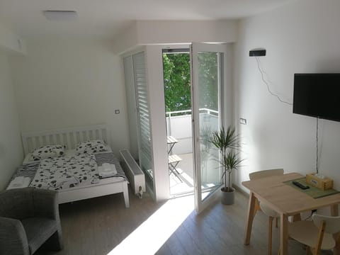 Bed, Balcony/Terrace, Living room, Bedroom