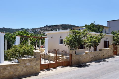 Anna 's House - Garden Cottage in Kissamos House in Kissamos