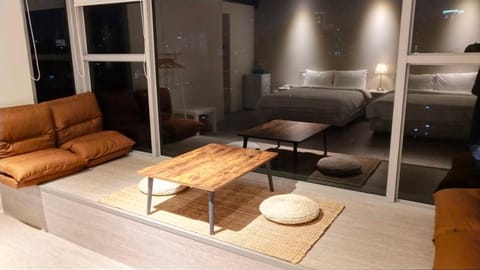 Living room, Seating area