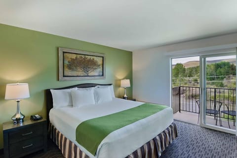Shower, Toilet, Coffee/tea facilities, Balcony/Terrace, Decorative detail, Bedroom, River view