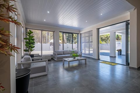 Lobby or reception, Seating area