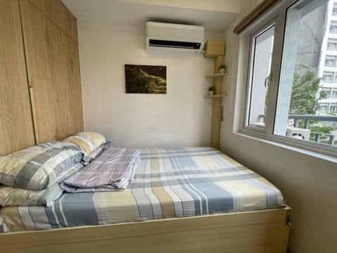 Bed, Photo of the whole room, Bedroom, air conditioner