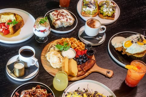 Restaurant/places to eat, Food and drinks, Breakfast