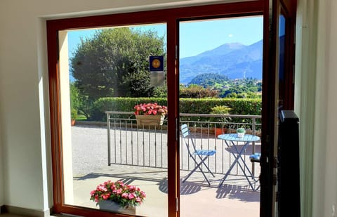 Balcony/Terrace, Balcony/Terrace, Garden view