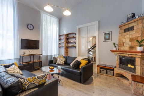 Communal lounge/ TV room, Living room