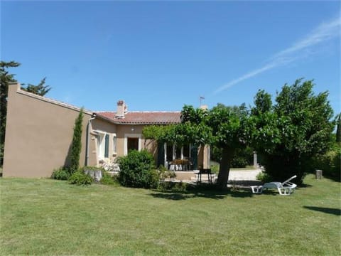Mas Le Pont des Aubes Bed and Breakfast in L'Isle-sur-la-Sorgue