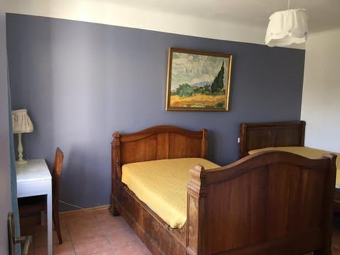 Mas Le Pont des Aubes Bed and Breakfast in L'Isle-sur-la-Sorgue