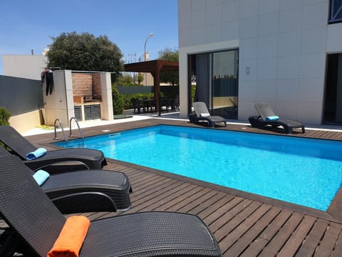 BBQ facilities, Garden, Swimming pool