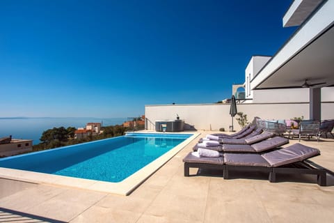Garden, Balcony/Terrace, Seating area, Swimming pool