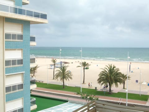 Property building, Balcony/Terrace, Beach, Sea view