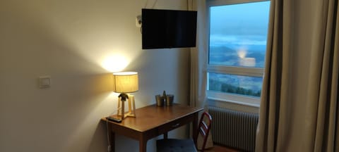 TV and multimedia, hair dresser