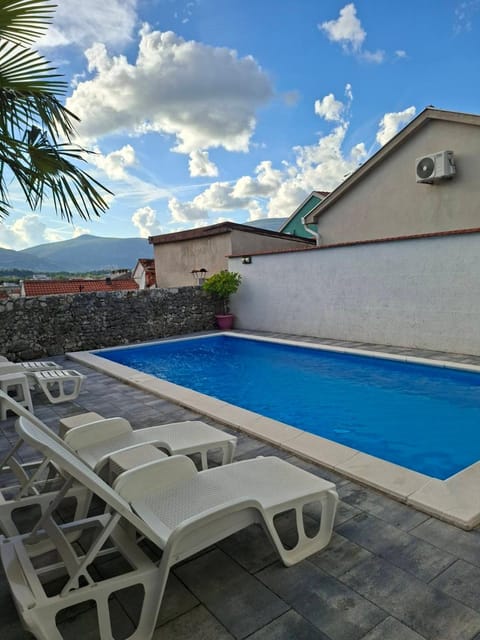 SkyLine apartments Apartment in Mostar