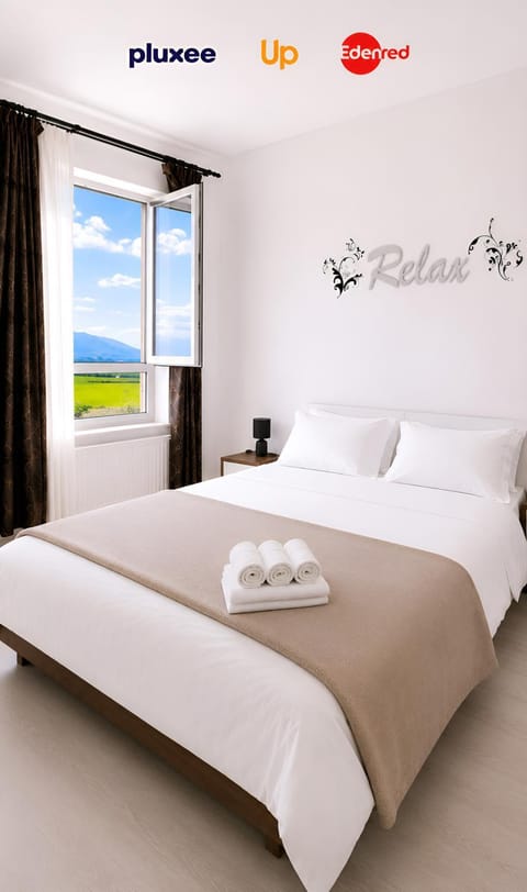 Bird's eye view, View (from property/room), Bedroom, Mountain view, towels