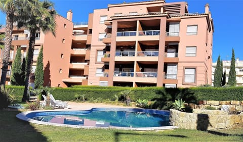 Property building, Swimming pool, Swimming pool