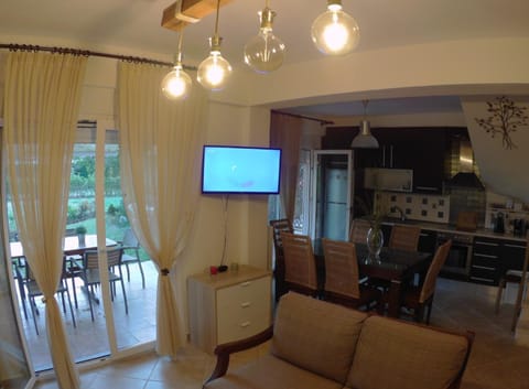 TV and multimedia, Living room, Seating area