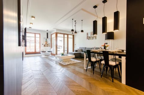 Living room, Seating area, Dining area