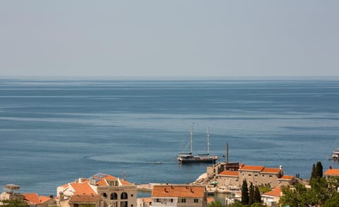 Natural landscape, Hiking, Sea view, Seasons
