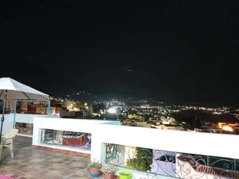 Balcony/Terrace, City view