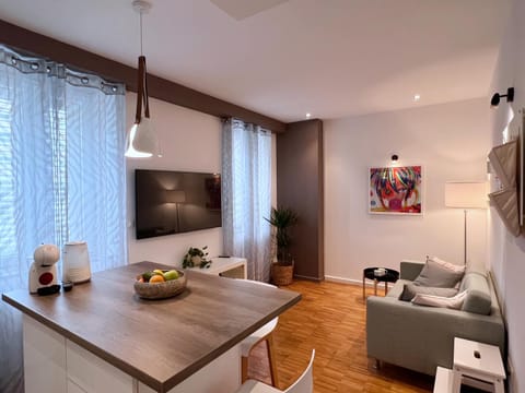 Living room, Dining area