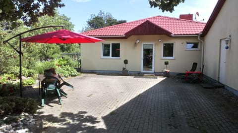 Property building, Patio, Facade/entrance, Garden view, Inner courtyard view