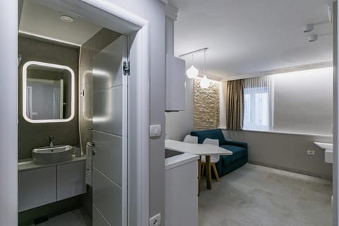 Communal lounge/ TV room, Bathroom, Photo of the whole room