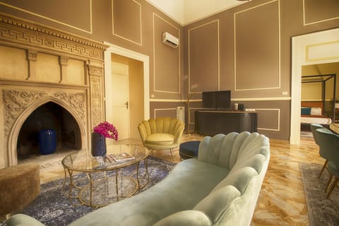 TV and multimedia, Living room, Seating area