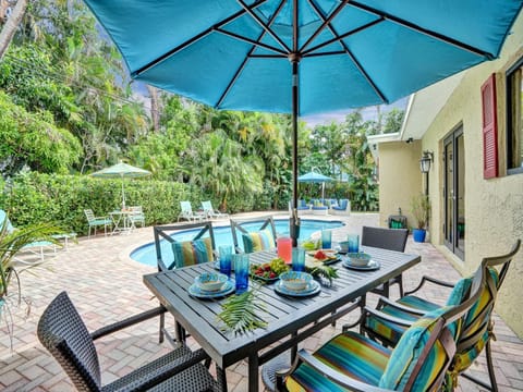 Property building, Patio, Day, View (from property/room), Balcony/Terrace, Living room, Seating area, Dining area, Pool view, Swimming pool, sunbed