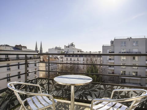 Aparthotel Adagio Paris Buttes Chaumont Apartment hotel in Paris