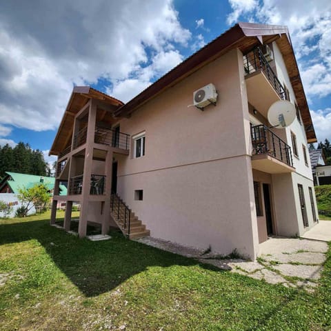 Apartman Planinski Raj Apartment in Montenegro