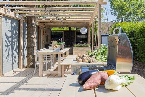 LODGES 7Huizen aan Zee Campground/ 
RV Resort in Scharendijke