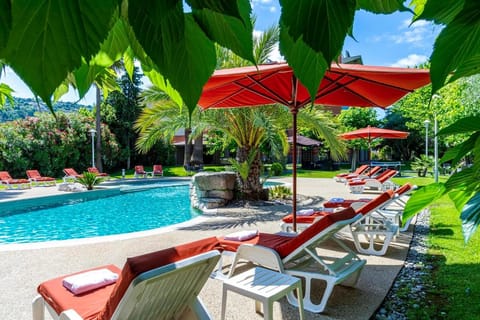 Swimming pool, Swimming pool