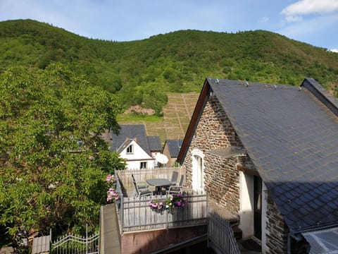 Patio, Facade/entrance, Balcony/Terrace, Mountain view, River view
