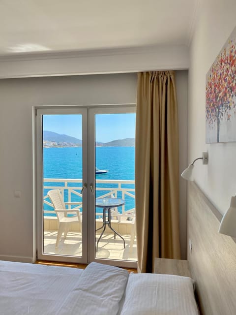 Bed, View (from property/room), Balcony/Terrace, Bedroom, Sea view