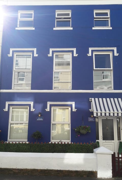 Property building, Facade/entrance, Property logo or sign